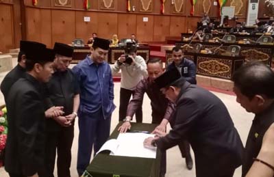 Dihadiri Wagub, APBD Riau 2020 Disahkan Sebesar Rp10,282 Triliun